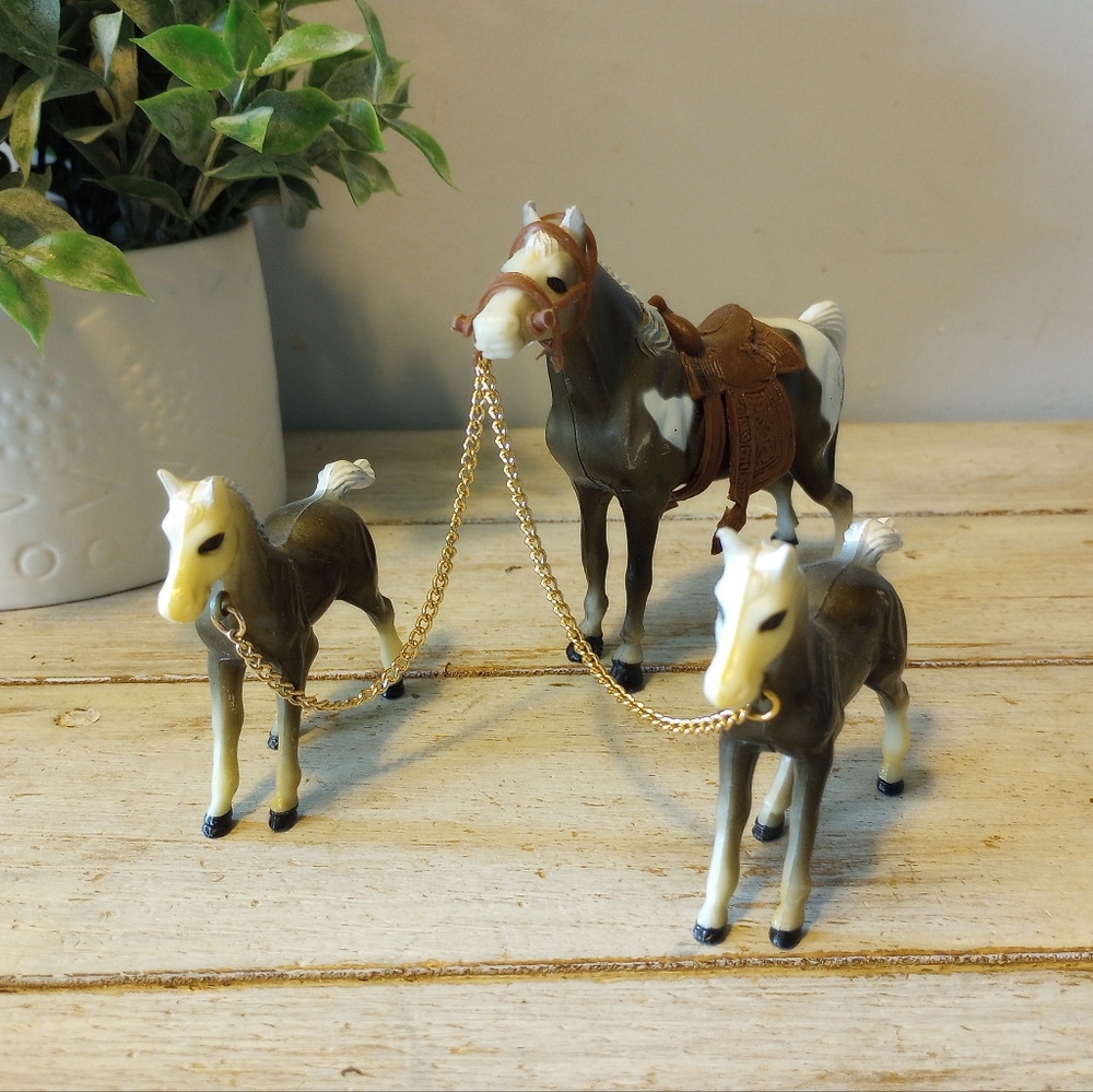 Vintage Chained horse family of 3 mare foul colt Western farmhouse ranch decor